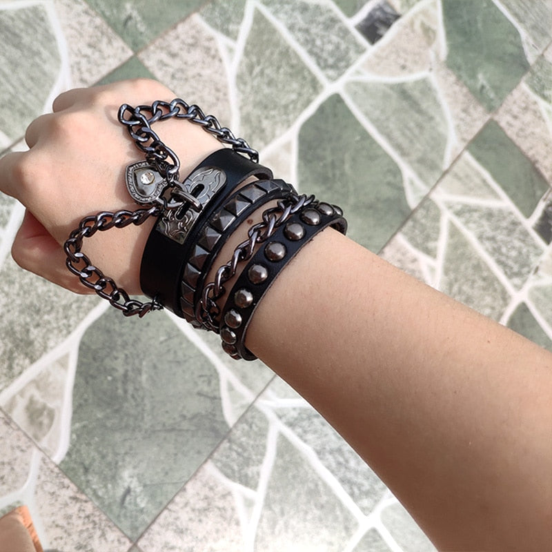 Love Bracelet Hot Punk Harajuku wristband  black PU Leather  bar Goth can be adjusted Heart Jewelry